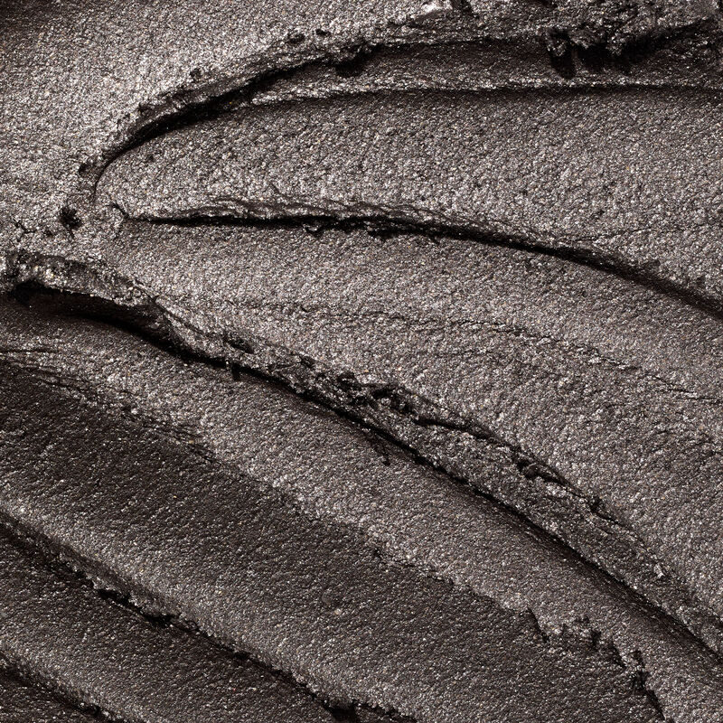 A formula shot of the shade Midnight Galaxy.