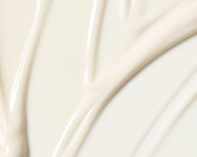 Nahaufnahme des Clinical Solution Retinol 0,3 Gesichtsserum von Mary Kay