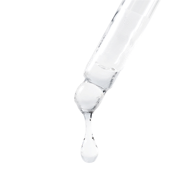Nahaufnahme einer Pipette mit einem Tropfen eines Mary Kay Clinical Solutions Booster