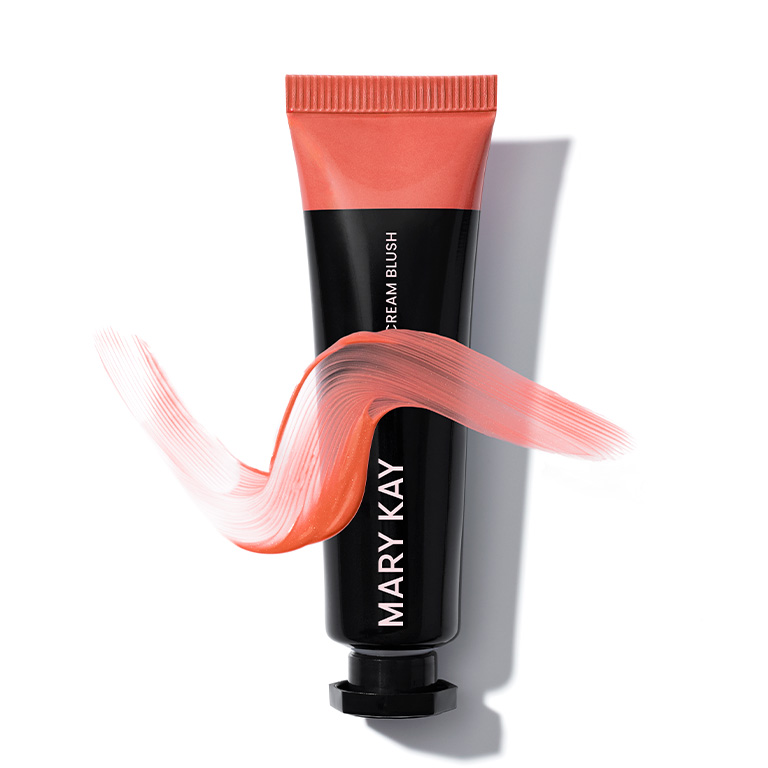Tube des limitierten Mary Kay Gel Cream Blush mit Produkt-Swatch im Vordergrund