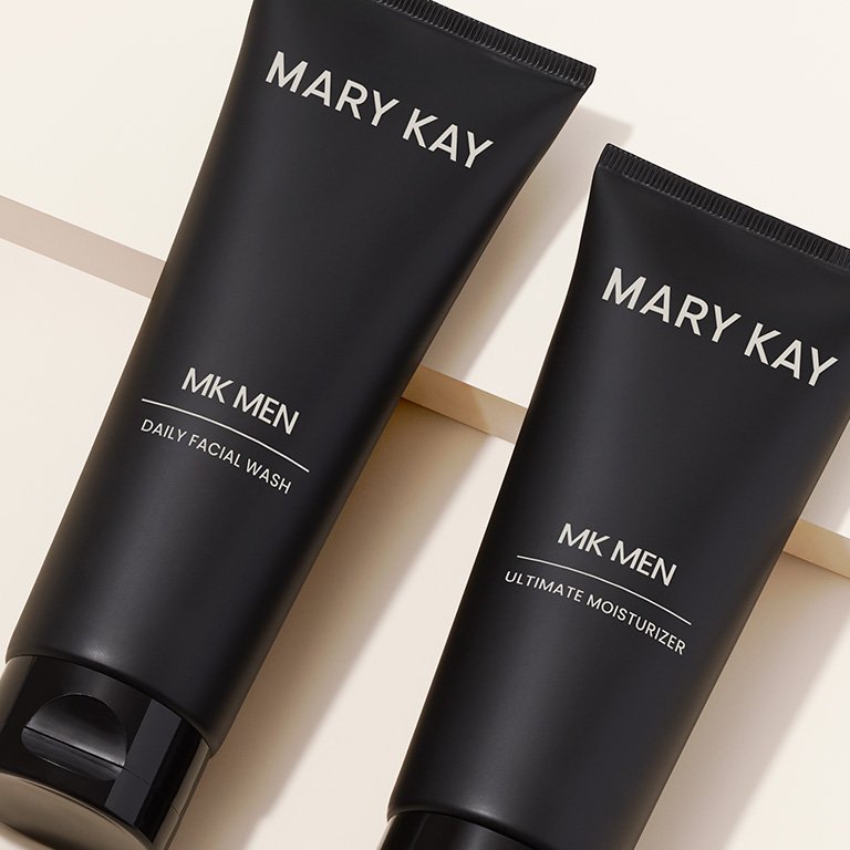 MK Men Daily Facial Wash Tube neben der MK Men Ultimate Moisturizer Tube