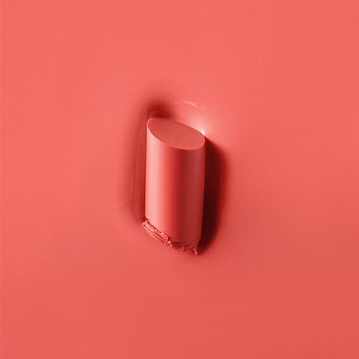 Die Farbe Coral Confetti - der Mary Kay Supreme Hydrating Lipstick in einem hellen Korallrot